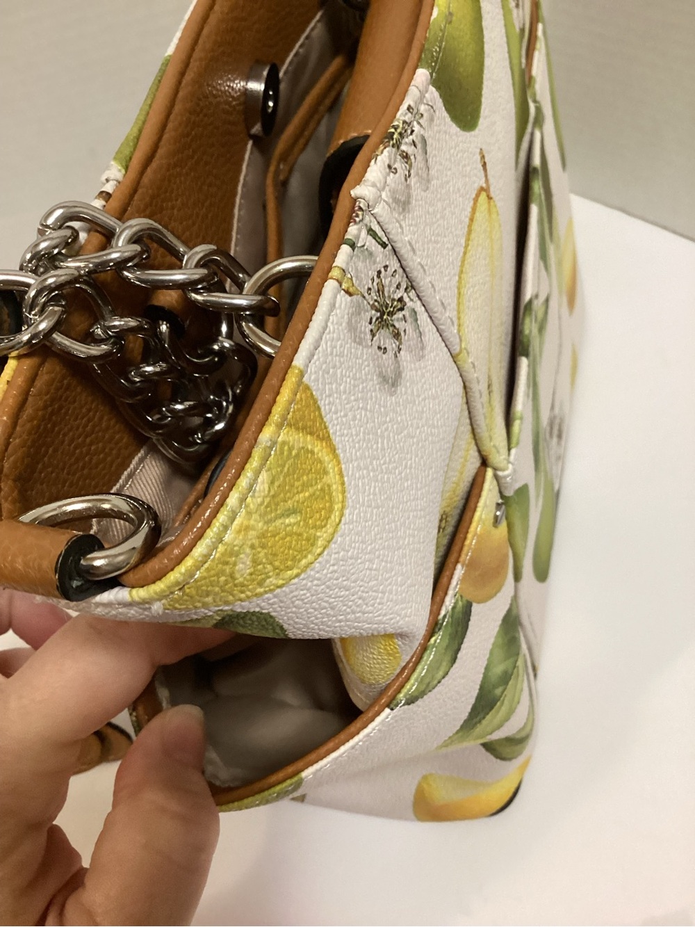 Dana Buchman Off-White Shoulder Bag with Green & Yellow Fruit Print - Picture 4 of 16